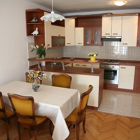 Apartment Dg With Parking Garage Spalato Esterno foto