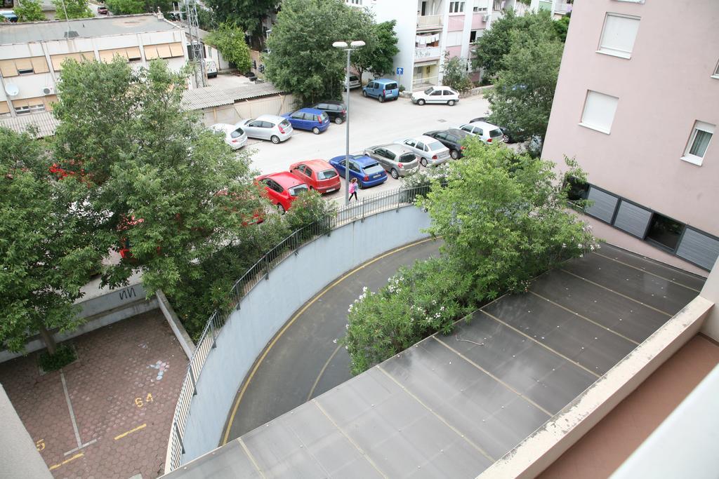 Apartment Dg With Parking Garage Spalato Esterno foto