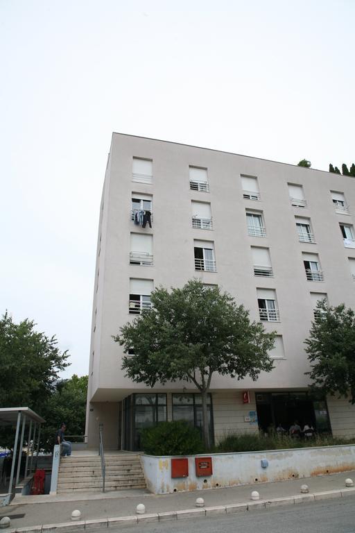 Apartment Dg With Parking Garage Spalato Esterno foto