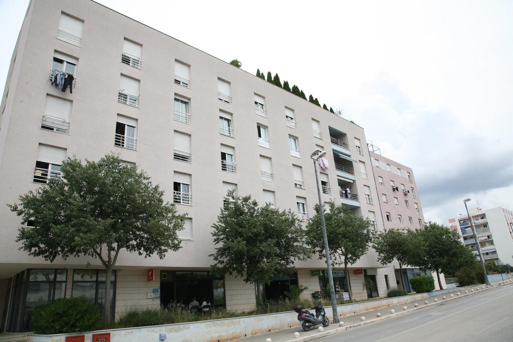 Apartment Dg With Parking Garage Spalato Esterno foto