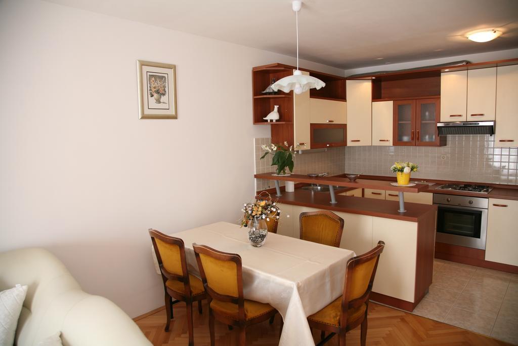 Apartment Dg With Parking Garage Spalato Esterno foto