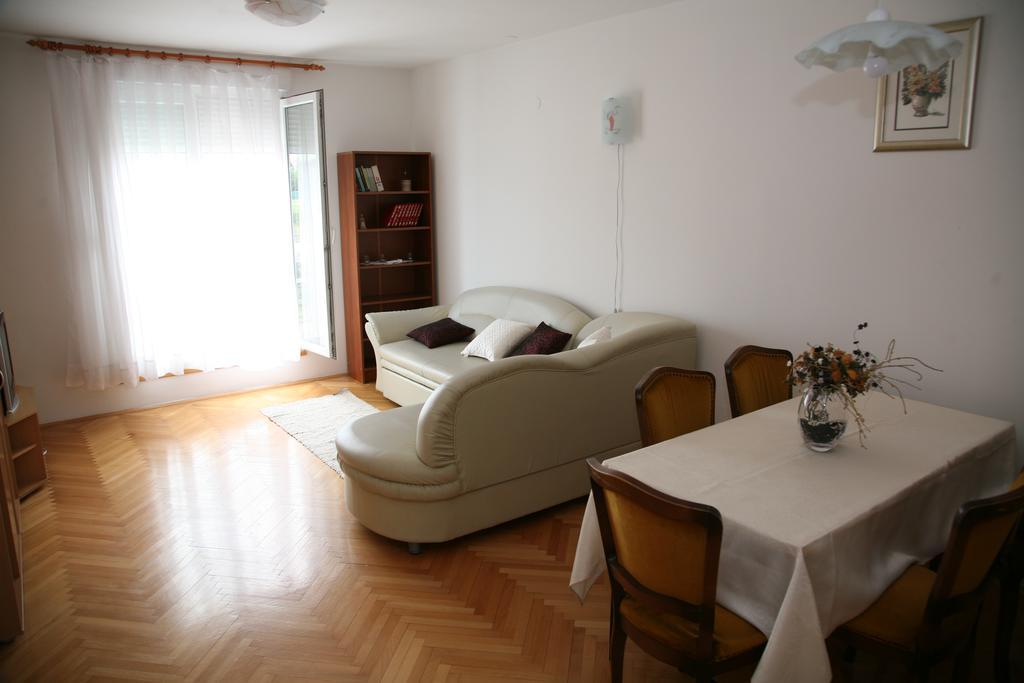Apartment Dg With Parking Garage Spalato Esterno foto